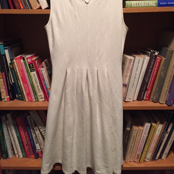 White dress - Picture 2 of 3